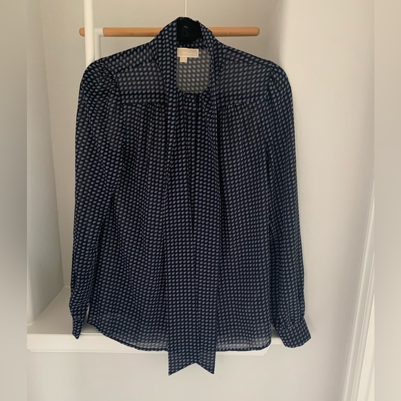 Pleated Georgette Tie-Neck Blouse - Picture 4 of 9